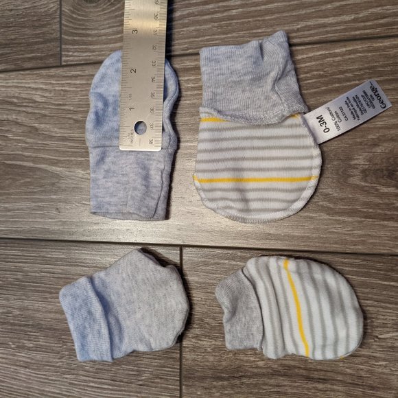 [KIDS 2/$20] EUC Baby (0-6M) - BUNDLE: Sherpa Hat + 2prs. Scratch Mitts - Picture 5 of 5